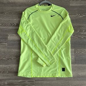 NIKE DRI-FIT Long Sleeve
